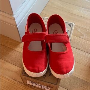 Cienta Red Mary Jane’s